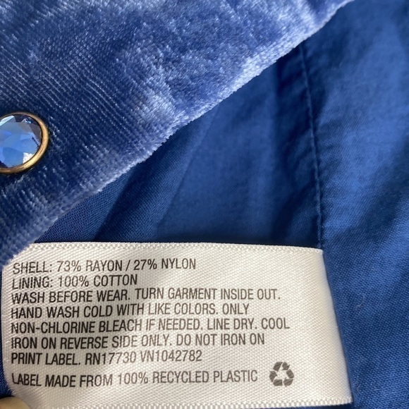 3/$15 Sale OshKosh Genuine Kid Crushed Blue Velvet 3T Girls Jeweled Buttoned Top - Picture 4 of 5